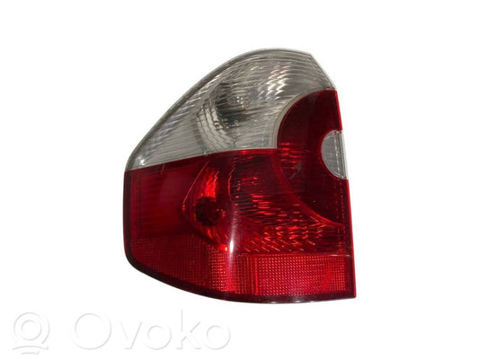 Задний фонарь в кузове