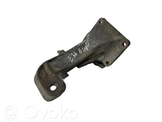 Dzinēja nostiprināšanas stiprinājums-kronšteins