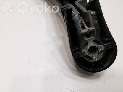 Aizmugurējā loga tīrītājs