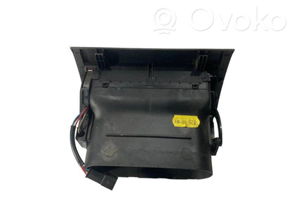 Задняя воздухо-вентиляционная решетка