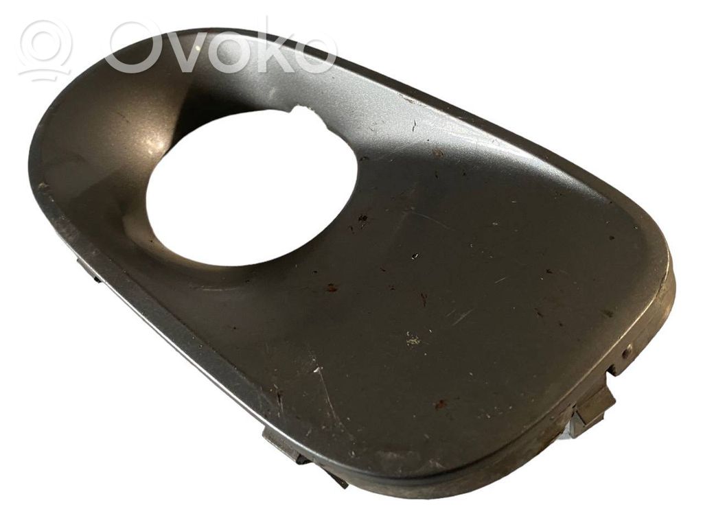 Pretmiglas luktura dekoratīvais režģis