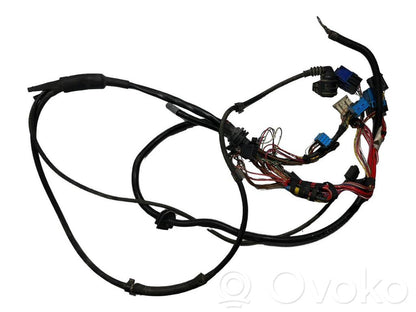 Pārnesumkārbas vadu instalācija