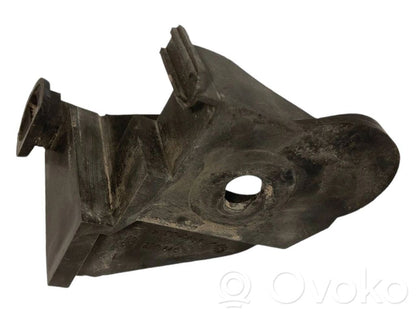 Priekšpusē bampera turētājs