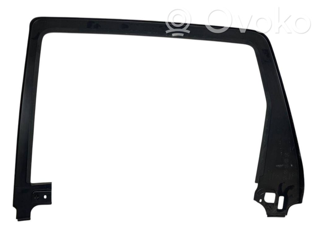 Aizmugurē durvju stikla apdare