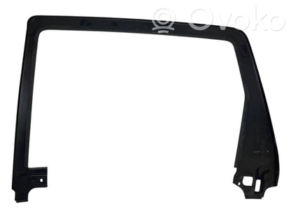 Aizmugurē durvju stikla apdare