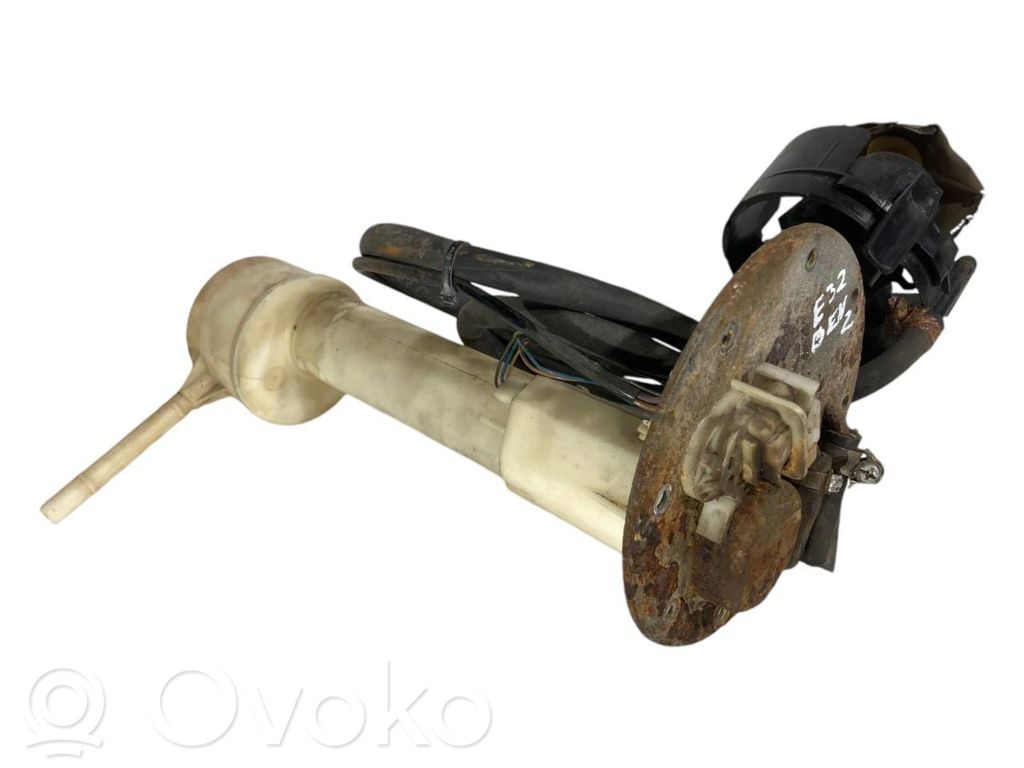 Fuel pump (in the fuel tank)