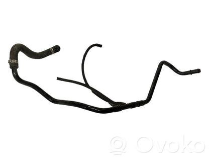 Caurulīte (-es) / šļūtene (-es)