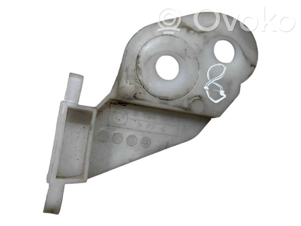 Priekšpusē bampera turētājs