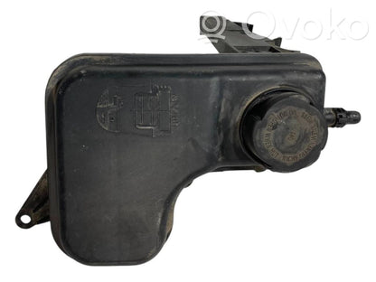 Расширительный бачок охлаждающей жидкости