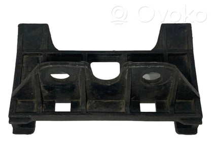 Rear bumper mounting bracket