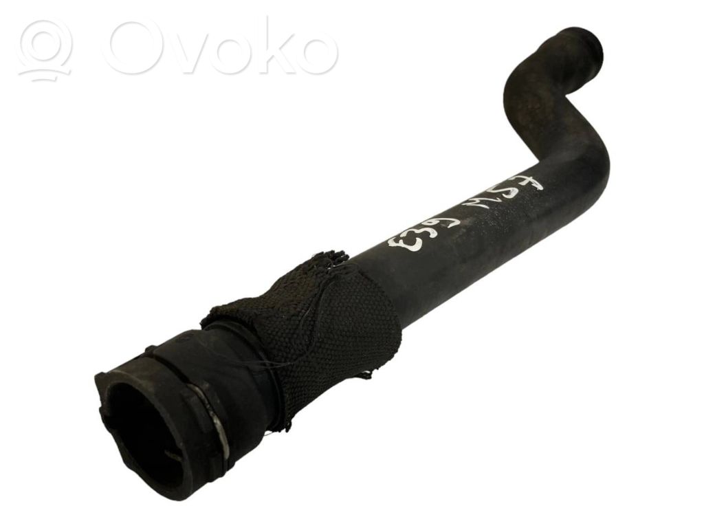 Caurulīte (-es) / šļūtene (-es)