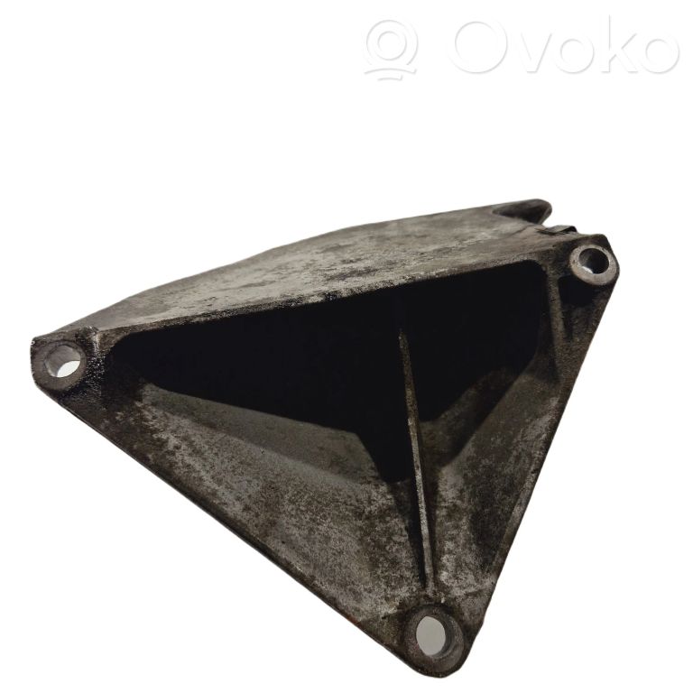 Dzinēja nostiprināšanas stiprinājums-kronšteins