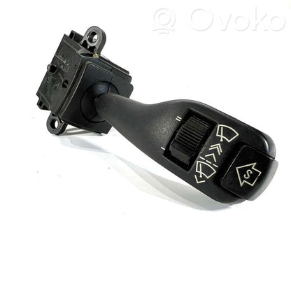 Stikla tīrītāju slēdzis