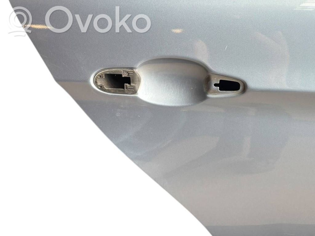 Aizmugurējās durvis