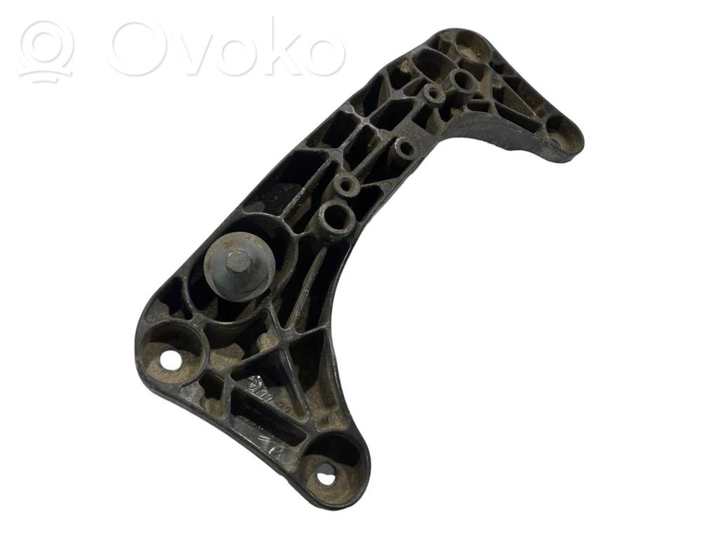 Transmission mounting bracket