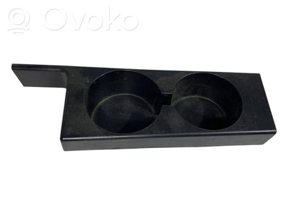 Glāžu turētājs (priekšā)