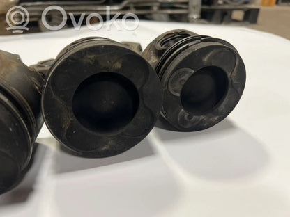 Piston with connecting rod