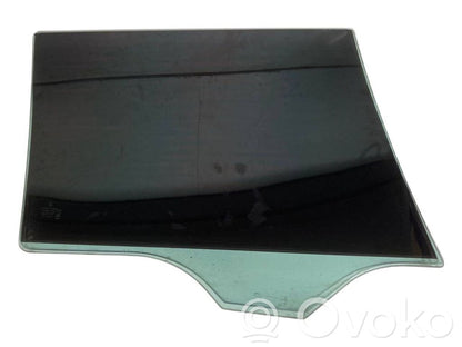 aizmugurējo durvju stikls