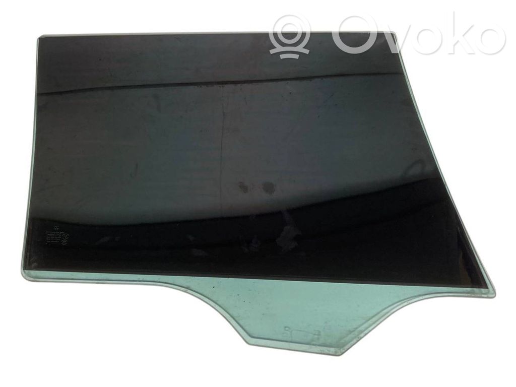 aizmugurējo durvju stikls