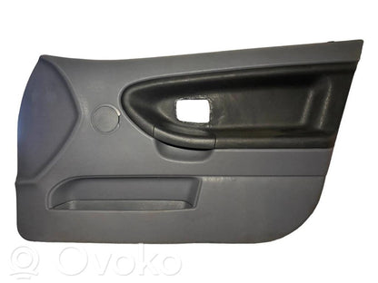 Priekšējo durvju apdare