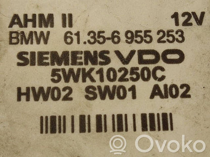 Piekabes āķa vadības bloks