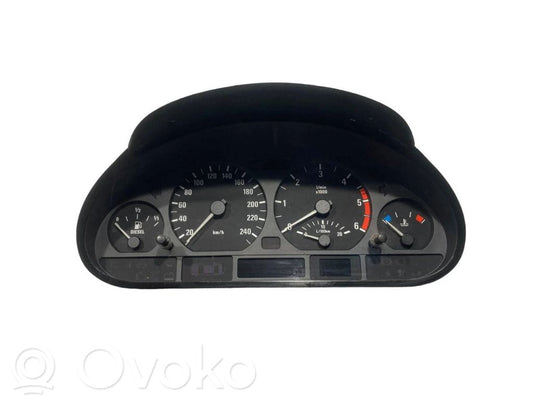 Speedometer (in the instrument panel)