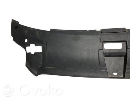 Dzinēja pārsega slēdzenes dekoratīvā apdare