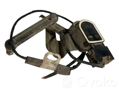 Augstuma sensors (priekšējo lukturu)
