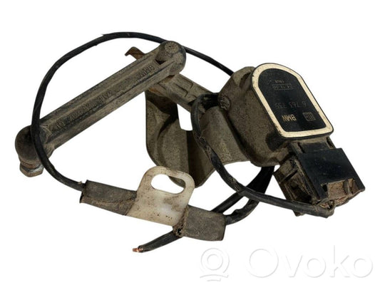 Augstuma sensors (priekšējo lukturu)