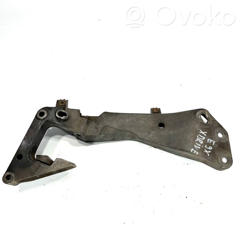 Pārnesumkārbas stiprinājuma kronšteins