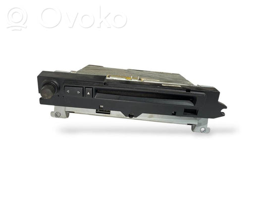Radio / CD/DVD atskaņotājs / navigācija