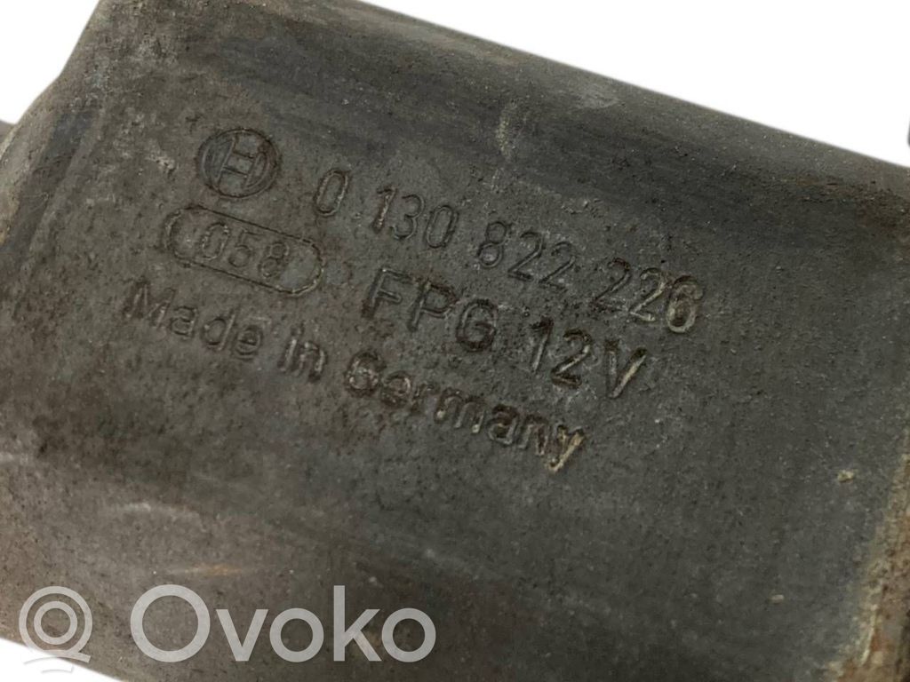 Priekšpusē elektriskā loga pacelšanas mehānisma komplekts