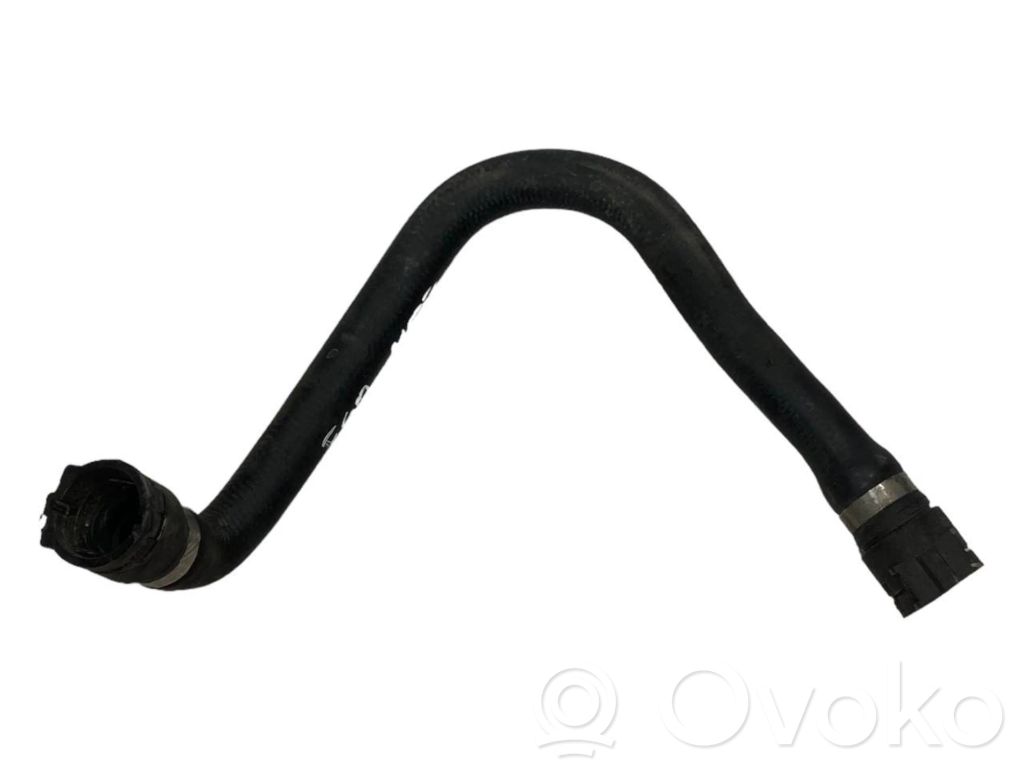 Caurulīte (-es) / šļūtene (-es)