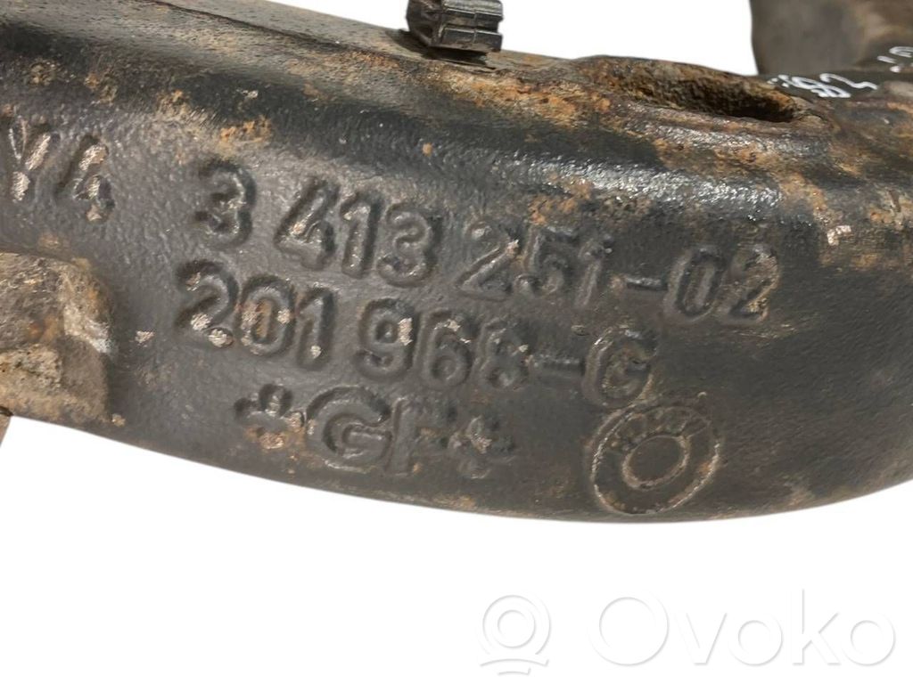 Aizmugurē riteņa rumbas vārpstas šarnīrs (stupica, capfa)