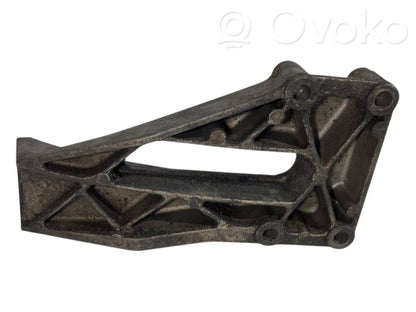 Dzinēja nostiprināšanas stiprinājums-kronšteins