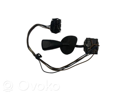 Кнопка управления стеклоочистителем