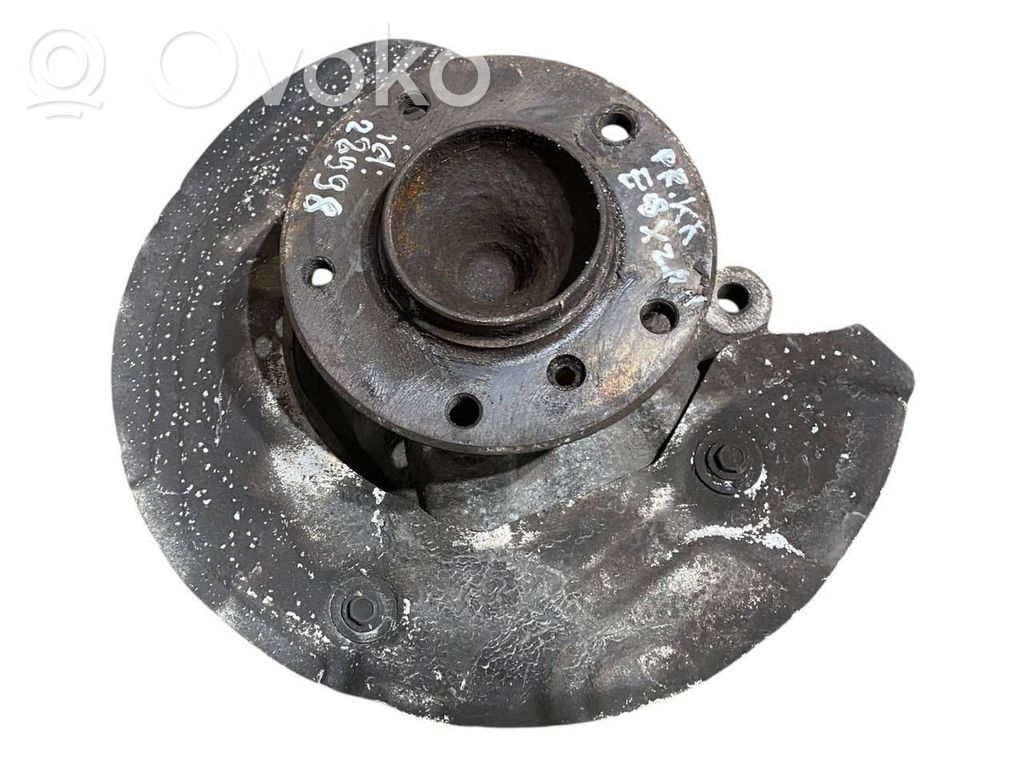 Priekšējā riteņa rumbas vārpstas šarnīrs (stupica, capfa)