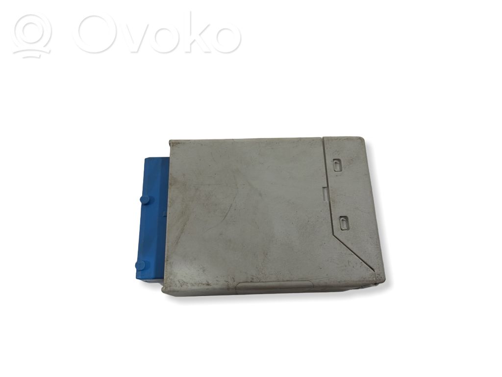 Logu tīrītāju relejs