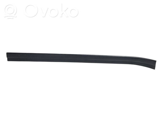 Priekšējā sliekšņa dekoratīvā apdare (iekšējā)