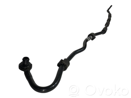 Caurulīte (-es) / šļūtene (-es)