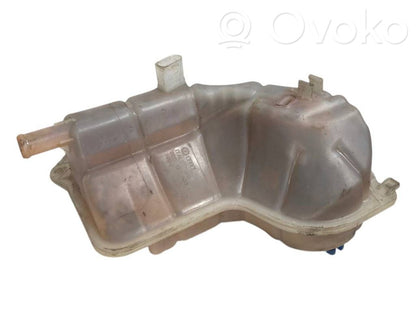 Dzesēšanas šķidruma izplešanās tvertne