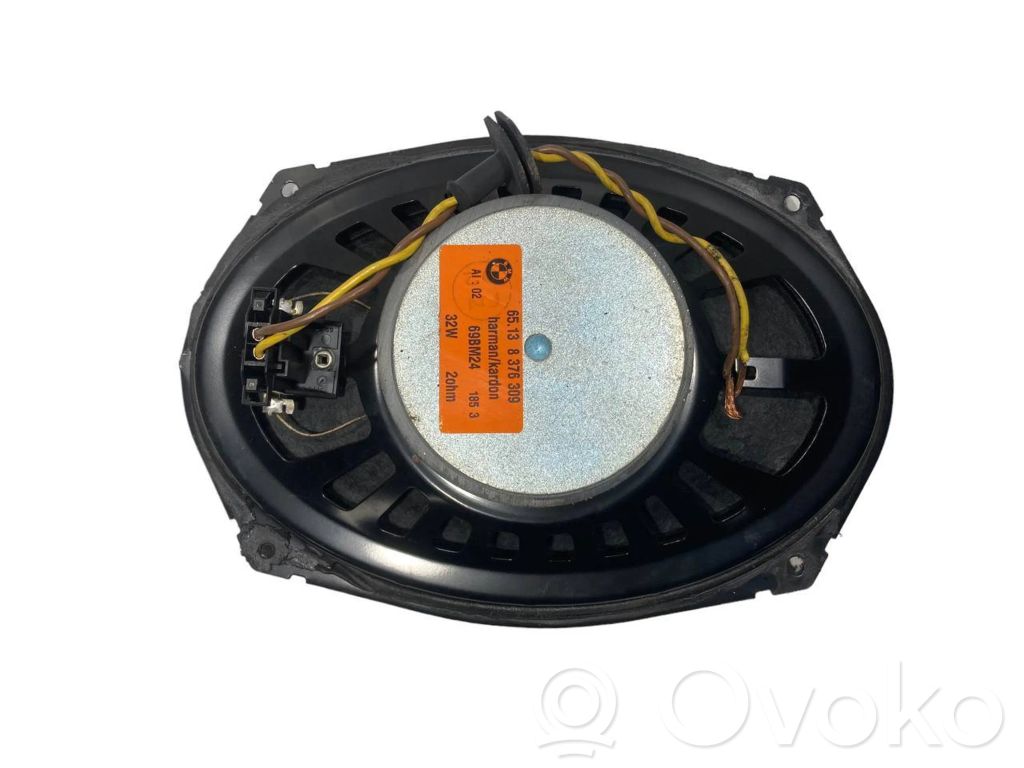 Speaker(s) in the rear window