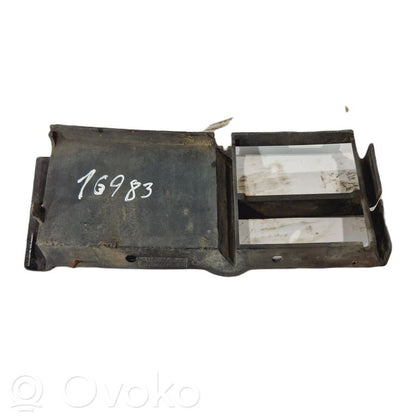 Apakšējais režģis (trīsdaļīgs)