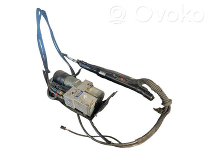 Bagāžnieka pārsega hidraulikas sūknis