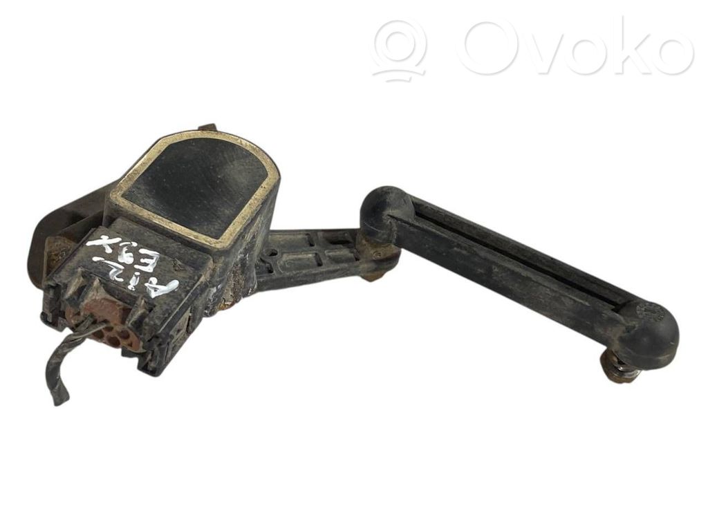 Augstuma sensors (priekšējo lukturu)