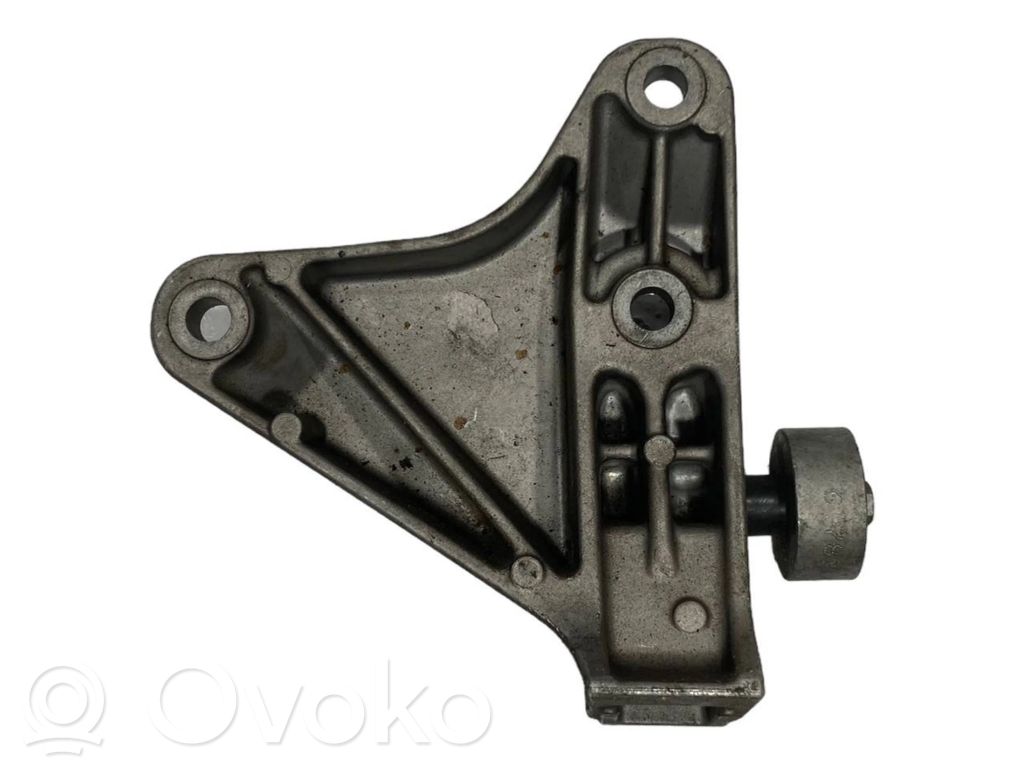 Dzinēja nostiprināšanas stiprinājums-kronšteins