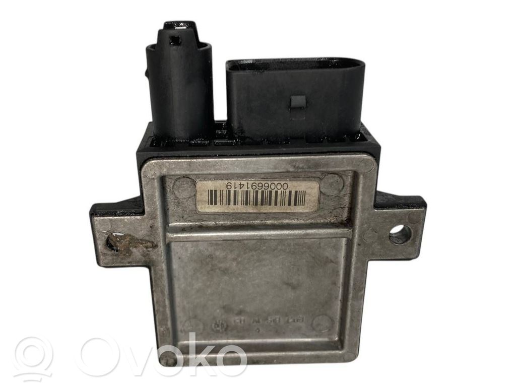 Glow plug relay