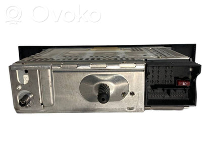 Radio / CD/DVD atskaņotājs / navigācija