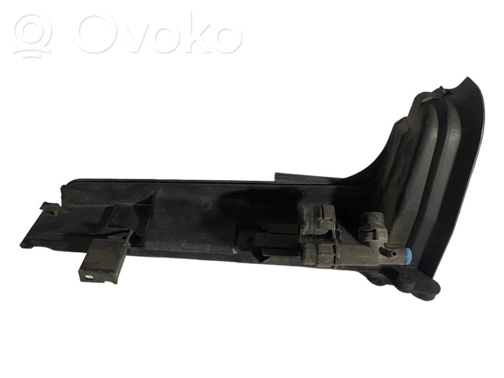 Radiator(s) holder/bracket