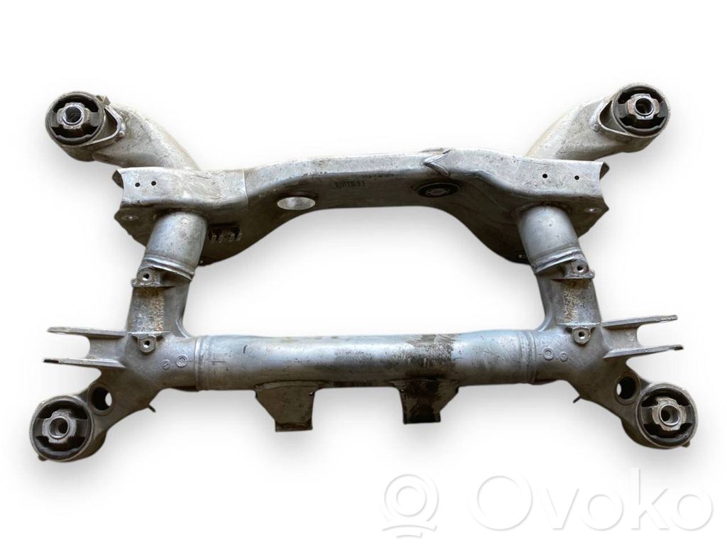 Pusrāmis aizmugurējais / priekšējais